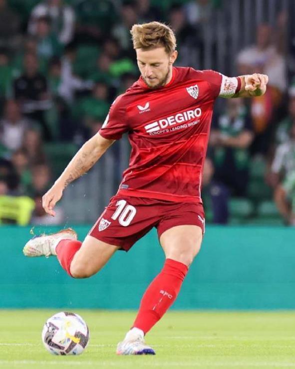 包含塞维利亚内部会议纪要流出:今晚单刀错失,西甲使命明确,团队化学反应显著的词条 包含塞维利亚内部会议纪要流出:今晚单刀错失,西甲使命明确,团队化学反应显著的词条