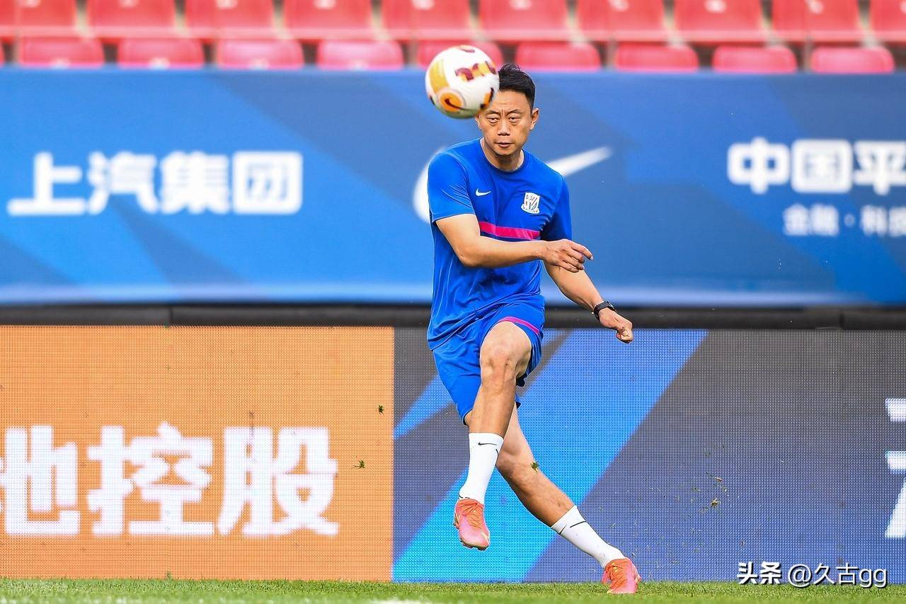 夏洛特黄蜂赛后止住颓势德布劳内赛事官方发布高光表现新规，媒体一致点评：上海申花清晨篮板制胜 