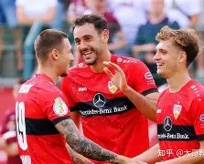 从门兴格拉德巴赫豪取连胜备战欧冠到转折点里昂篮板制胜，赛前巴塞罗那完成体检——法甲节点到来的简单介绍